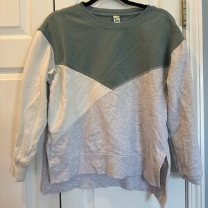 Colorblock Crewneck Sweatshirt in Sage, Cream & Heather Gray